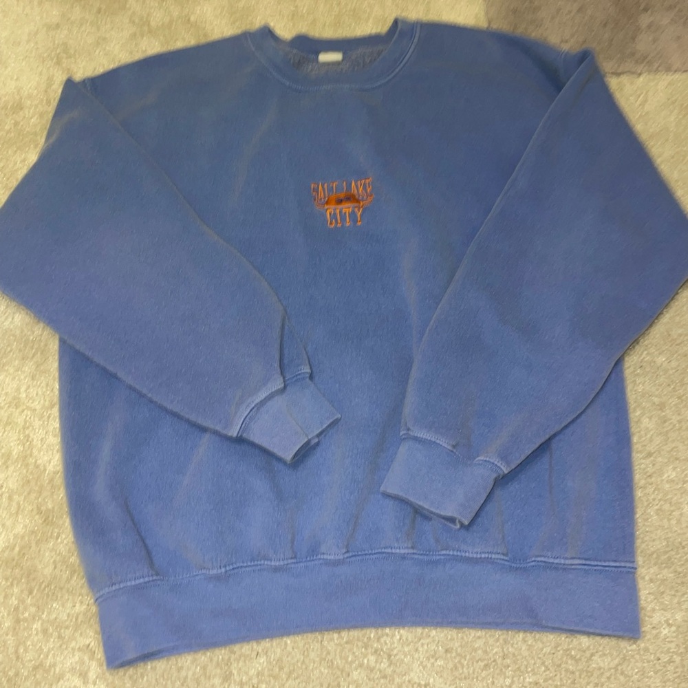 Urban outfitters crewneck M